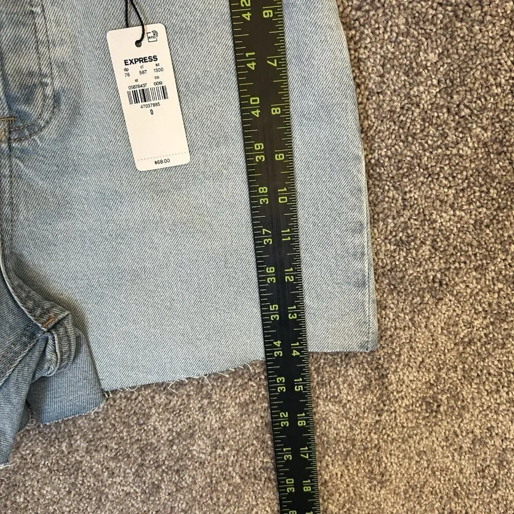 Express Women's Super High Waisted Jean Shorts Size 0 Light Wash Raw Hem NWT $68